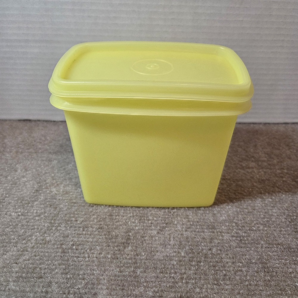 Vintage 1970's Tupperware Yellow Shelf Saver Refrigerator Container 1243-5